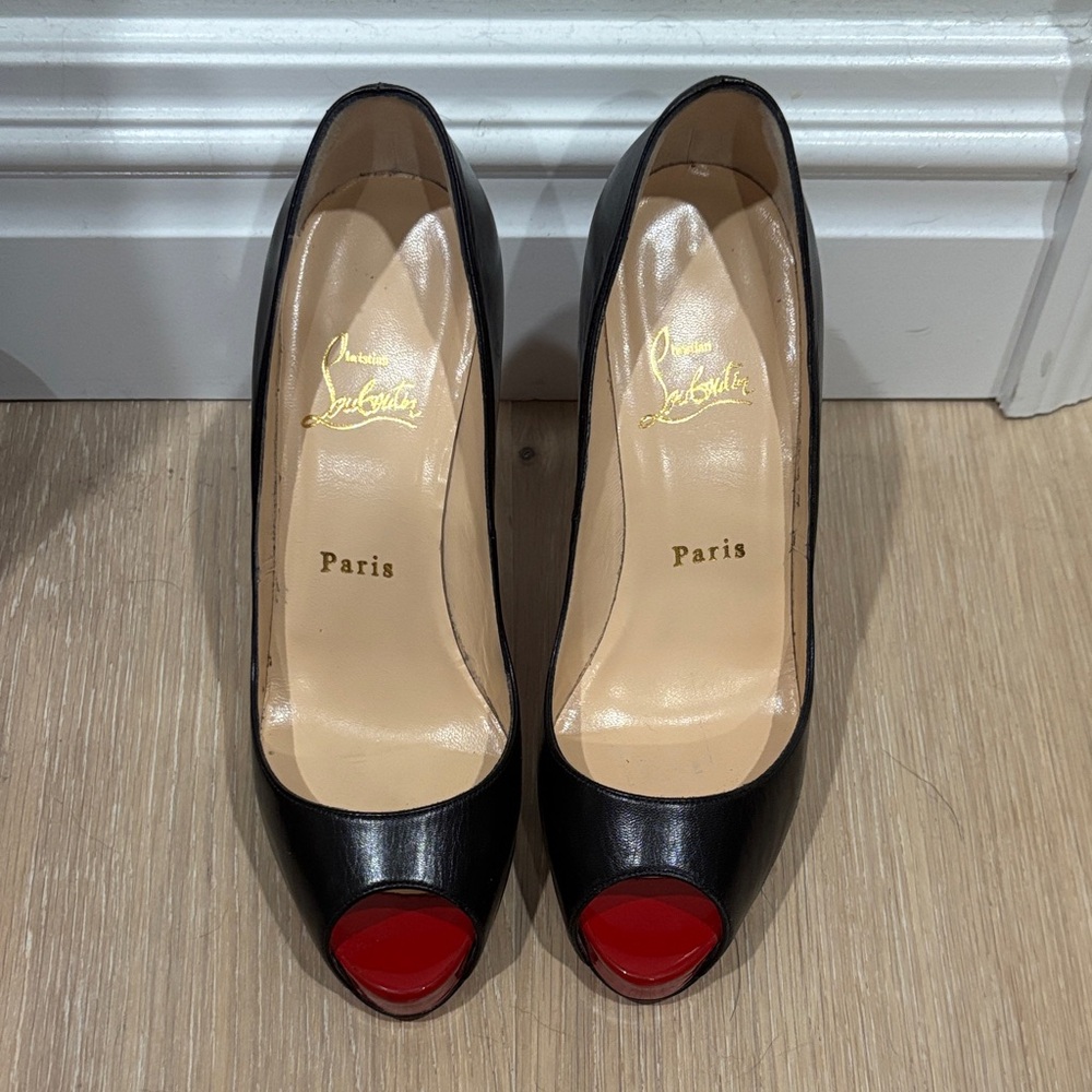 NEVER WORN! Christian Louboutin Black and Red Heels